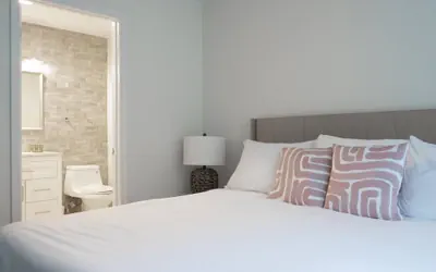 Photo 2 - 3br-heart of Newport-mins to Airport-middletown