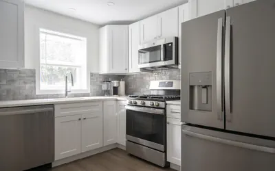 Photo 5 - 3br-heart of Newport-mins to Airport-middletown