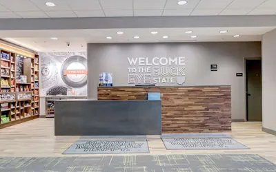 Photo 3 - Hampton Inn & Suites Cincinnati Midtown Rookwood