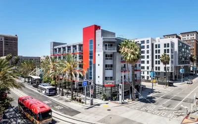 Photo 2 - Hotel Mai Downtown Long Beach