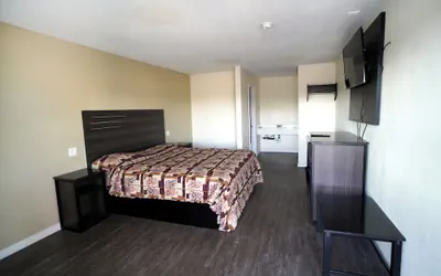 Photo 3 - Airport Stay Motel
