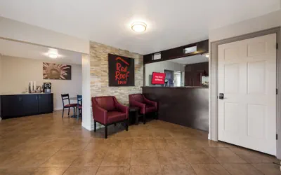 Photo 3 - Red Roof Inn Madisonville