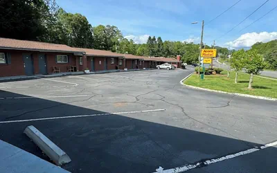 Photo 2 - Acorn Motel