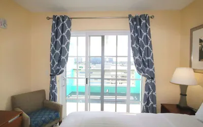 Photo 2 - John's Pass Hotel