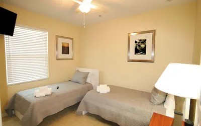 Photo 4 - John's Pass Hotel