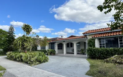 Photo 2 - Beautiful And Comfortable Home and studios