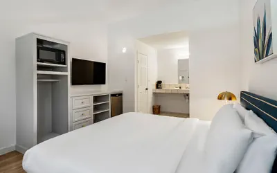 Photo 4 - The Claire Hotel
