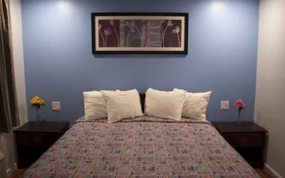 Photo 5 - Premier Inn & Suites