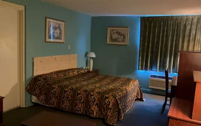 Photo 3 - Economy Inn of Greenville, NC