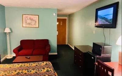 Photo 5 - Economy Inn of Greenville, NC