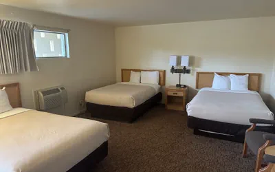 Photo 4 - Big Bend Traveler's Inn