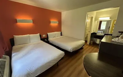 Photo 4 - Studio 6 Suites - Riverside, Ca