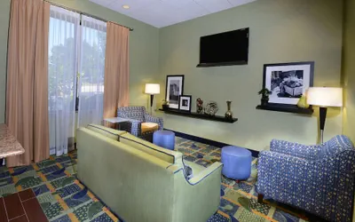 Photo 3 - Hampton Inn Roxboro