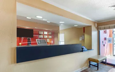 Photo 3 - Extended Stay America Select Suites - Madison - Old Sauk Rd.