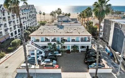 Photo 2 - Sea Blue Hotel
