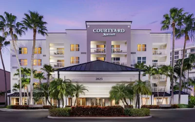 Photo 2 - Courtyard by Marriott Aventura Mall