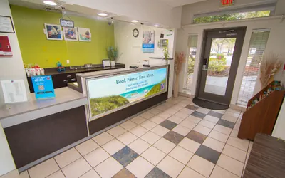 Photo 3 - Studio 6 Extended Stay - Coral Springs, FL - Fort  Lauderdale