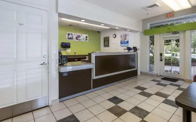 Photo 4 - Studio 6 Extended Stay - Coral Springs, FL - Fort  Lauderdale