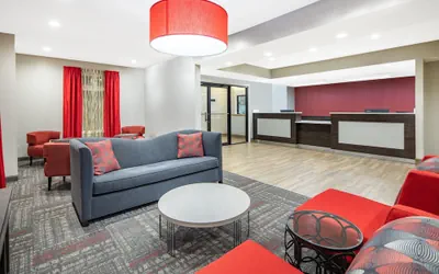 Photo 2 - Ramada by Wyndham Alpharetta/Atlanta North