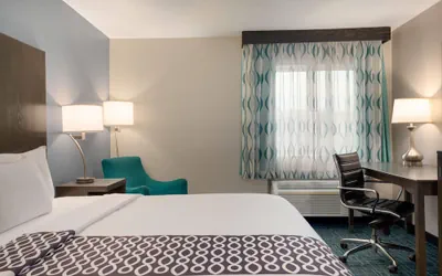 Photo 5 - La Quinta Inn & Suites by Wyndham Peru Starved Rock St Park