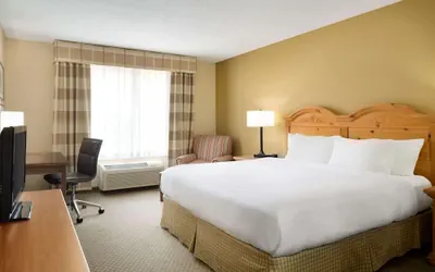 Photo 4 - Country Inn & Suites by Radisson, Grinnell, IA