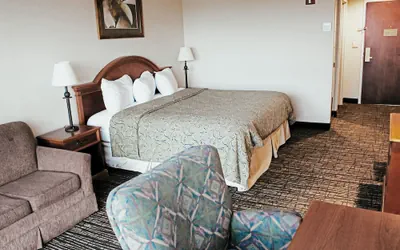Photo 3 - Hotel Topeka at City Center