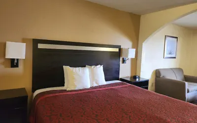 Photo 2 - Days Inn by Wyndham Hammond