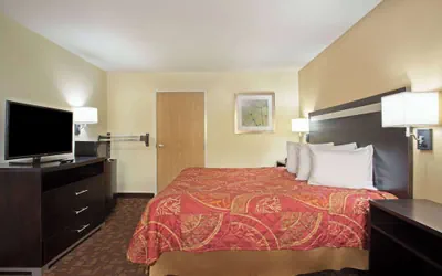 Photo 4 - Days Inn by Wyndham Hammond