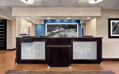 Photo 3 - Hampton Inn Morganton