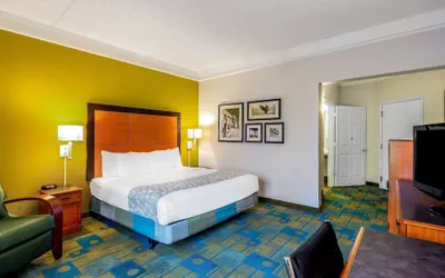 Photo 4 - La Quinta Inn & Suites by Wyndham Fremont / Silicon Valley