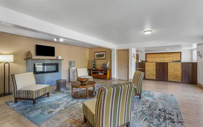 Photo 3 - Best Western Pine Springs Inn