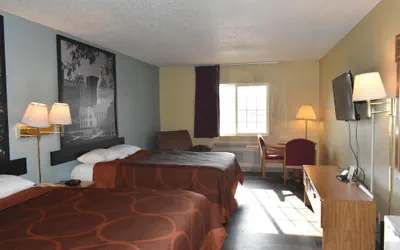 Photo 5 - Super 8 by Wyndham Carthage