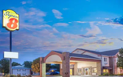 Photo 2 - Super 8 by Wyndham Carthage