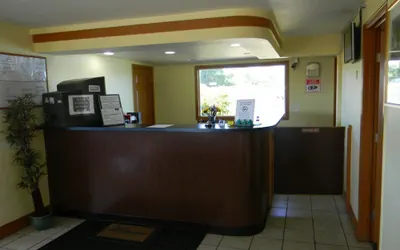 Photo 3 - Lakeview Inn Centralia