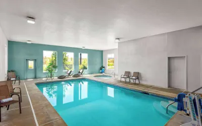 Photo 2 - Super 8 by Wyndham Roseburg