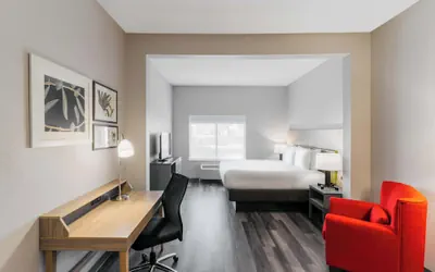 Photo 3 - Townhome Inn And Suites