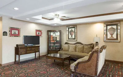 Photo 3 - Quality Suites Midland North Loop 250