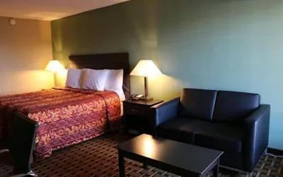 Photo 2 - Kings Inn Civic Center UAB
