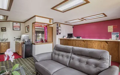 Photo 5 - Econo Lodge Cameron
