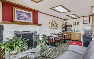 Photo 4 - Econo Lodge Cameron