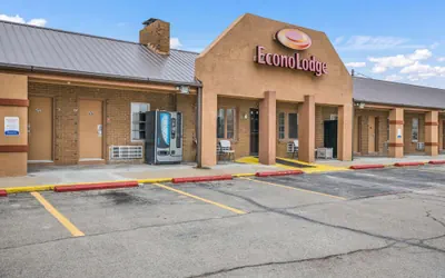 Photo 2 - Econo Lodge Cameron
