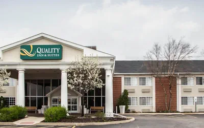 Photo 2 - Quality Inn and Suites St Charles - West Chicago