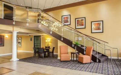 Photo 5 - Quality Inn and Suites St Charles - West Chicago