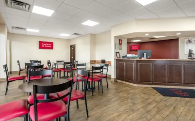Photo 3 - Red Roof Inn Staunton
