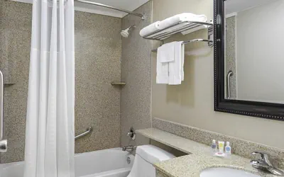 Photo 4 - Quality Inn Winchester