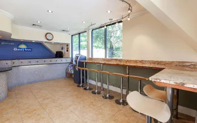 Photo 3 - Days Inn by Wyndham Nanuet / Spring Valley