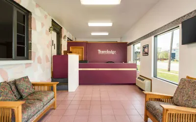 Photo 4 - Travelodge by Wyndham Niagara Falls