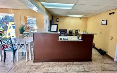 Photo 2 - Americas Best Value Inn Franklin