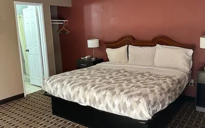 Photo 4 - Americas Best Value Inn Franklin