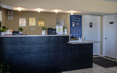 Photo 2 - Econo Lodge I-40 exit 286 Holbrook